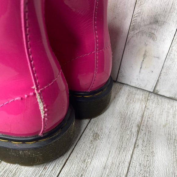 ‼️SOLD‼️Girls Dr. Martens Delaney hot pink boots girls size 2 - Picture 5 of 13